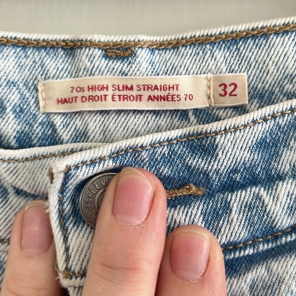 EUC 70’s High Slim Straight Levi’s jeans in a light blue wash. - Picture 7 of 16